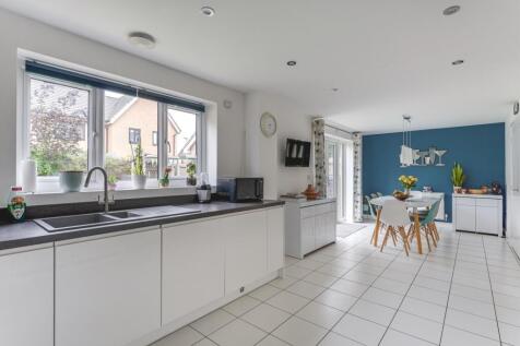 Kitchen dining room