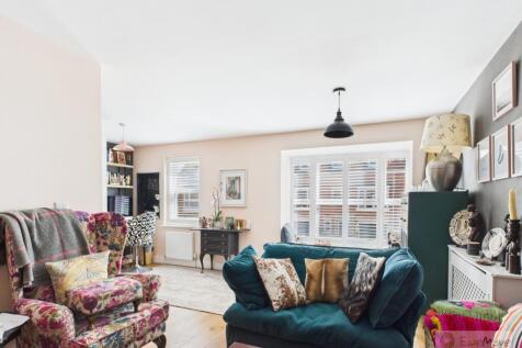 EweMove Mildenhall Breck Gardens Living room 1