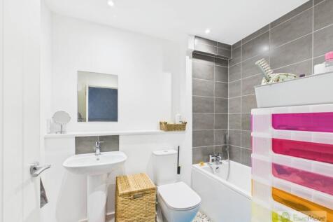 EweMove Mildenhall Breck Gardens Main Bathroom