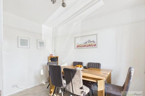 EweMove Mildenhall Eriswell Road Dining room 2