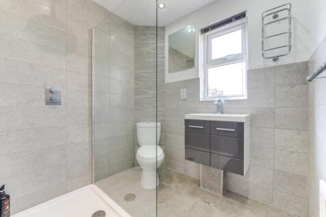 Ensuite to bedroom one