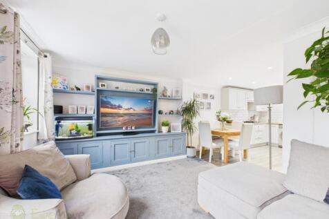 CAM03589G0-PR0085-STILL004