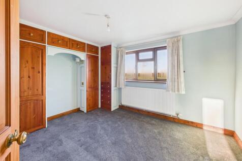 Principal Bedroom- Mark Stephens EweMove Newmarket