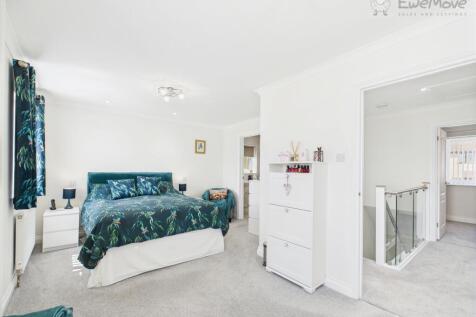 CAM03640G0-PR0054-STILL041