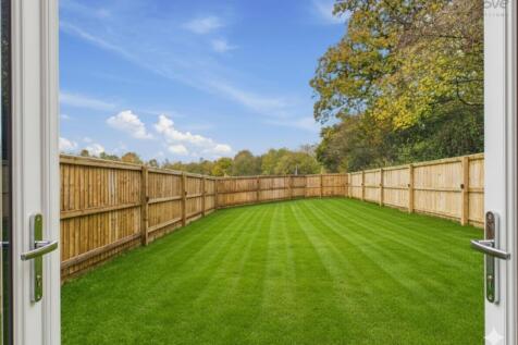 EWEMOVE TIVERTON - GARDEN