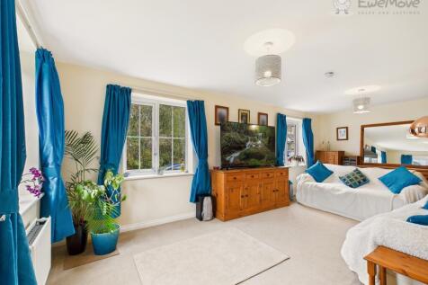 EWEMOVE SOUTH MOLTON - LOUNGE