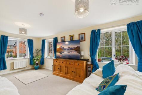 EWEMOVE SOUTH MOLTON - LOUNGE