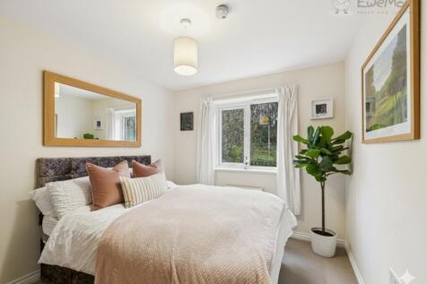 EWEMOVE SOUTH MOLTON - BEDROOM 3