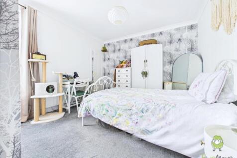 CAM01543G0-PR0134-STILL048