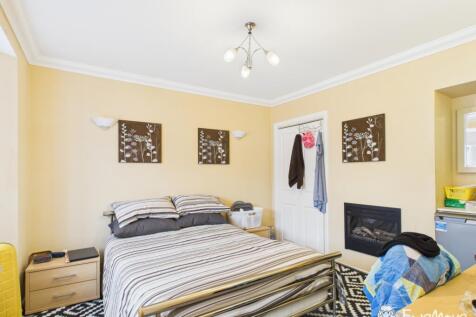 CAM02899G0-PR0061-STILL008