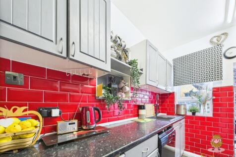 CAM01543G0-PR0138-STILL034