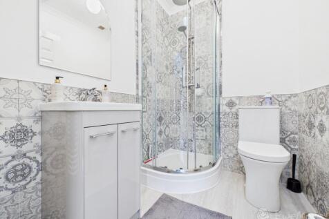 Ensuite to Bedroom Two