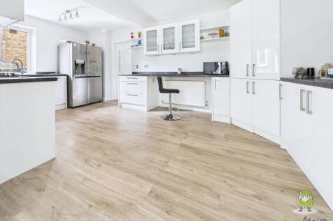 CAM01543G0-PR0160-STILL006