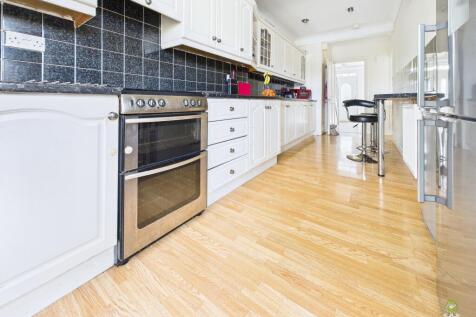 CAM01543G0-PR0155-STILL035