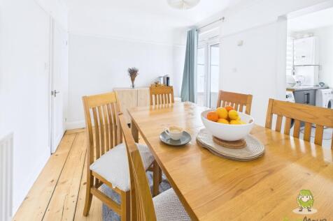 CAM01543G0-PR0145-STILL024