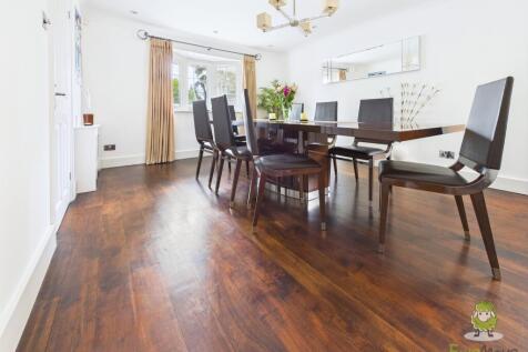 CAM01543G0-PR0141-STILL019