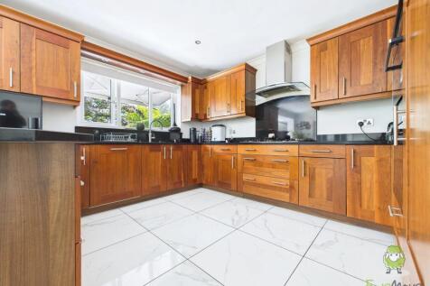 CAM01543G0-PR0141-STILL046