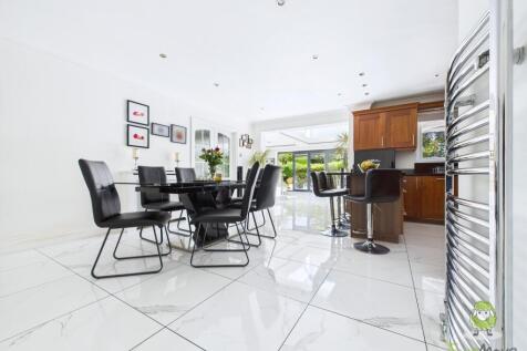 CAM01543G0-PR0141-STILL042