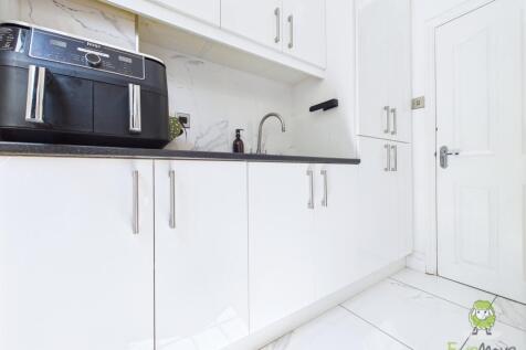 CAM01543G0-PR0141-STILL053