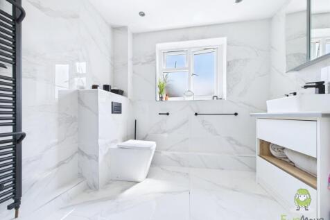 CAM01543G0-PR0141-STILL115