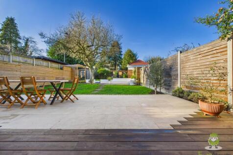 CAM01543G0-PR0167-STILL005