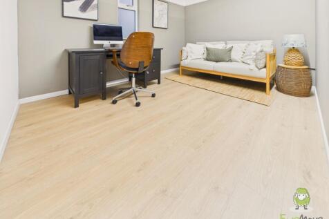 CAM01543G0-PR0166-STILL080