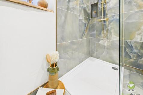 CAM01543G0-PR0166-STILL037