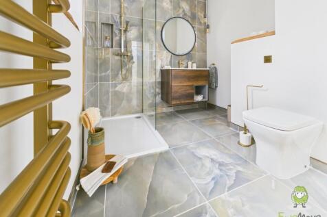 CAM01543G0-PR0166-STILL035