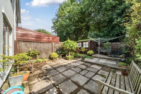 33 HEOL DEWI REAR GARDEN