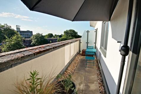 83 Apsley House - Terrace 2