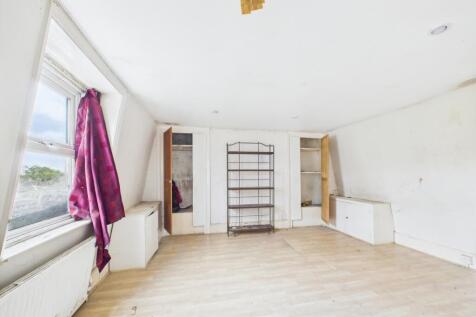 CAM03750G0-PR0047-STILL005