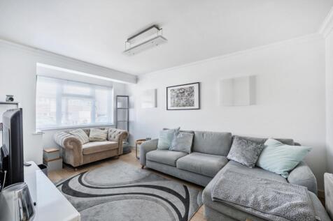 1347584-13-68baf8866dd87