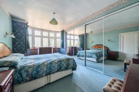 18-682477400c218-1289226-ARW-18