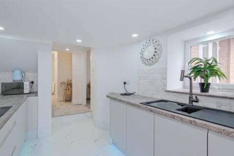 016-23 East Academy Street Wishaw, ML2 8BG.jpg