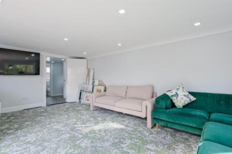 053-23 East Academy Street Wishaw, ML2 8BG.jpg