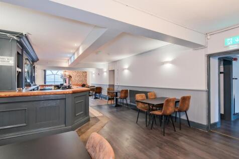 008-The Kirkton Inn, 10 Kirkton Street, Carluke ML