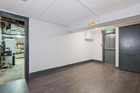 009-The Kirkton Inn, 10 Kirkton Street, Carluke ML