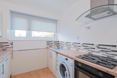 004-28 Burnside Avenue.jpg