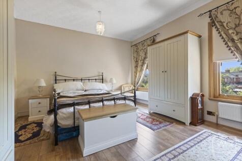 2 Finkle Street, Ben