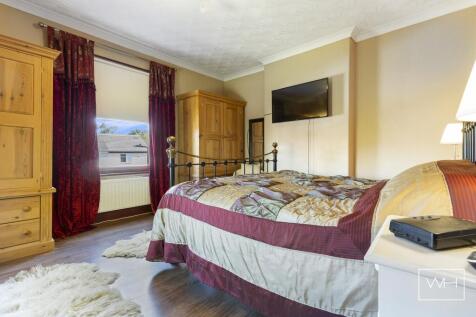 2 Finkle Street, Ben