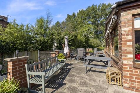 2 Finkle Street, Ben