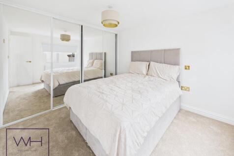 CAM03785G0-PR0296-ST