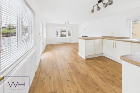 CAM03785G0-PR0296-ST