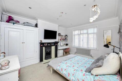 Norman Road 11 BEDROOM CHILDS.jpeg