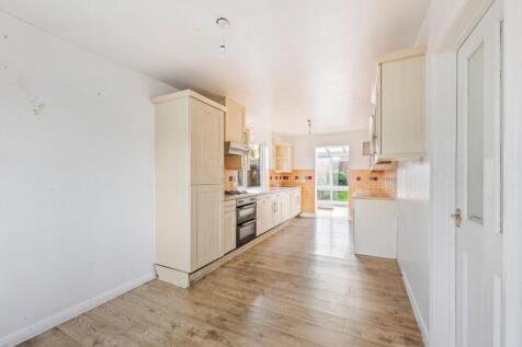 Amberley Drive 128 KITCHEN DINER.jpeg