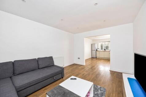 Balmoral Court 12 LIVING ROOM TO KITCHEN.jpeg