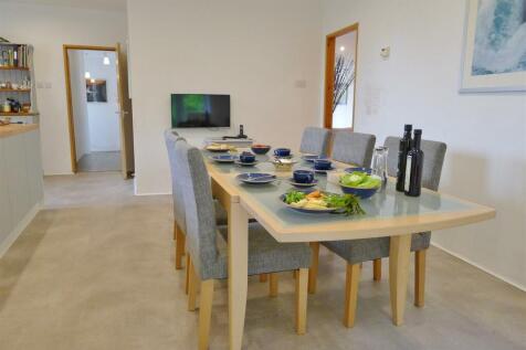 Dining area to hallway