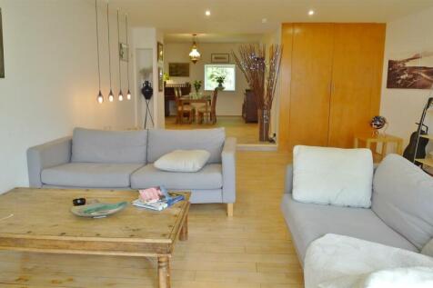 Lounge to dining room
