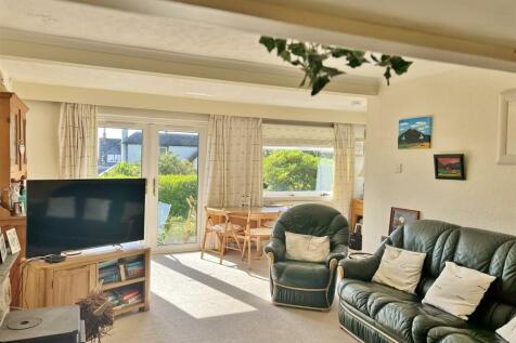 Lounge area to french doors