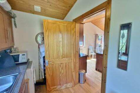 Utility to kitchen area